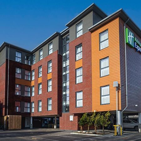 Holiday Inn Express - Fleet By Ihg Exterior photo