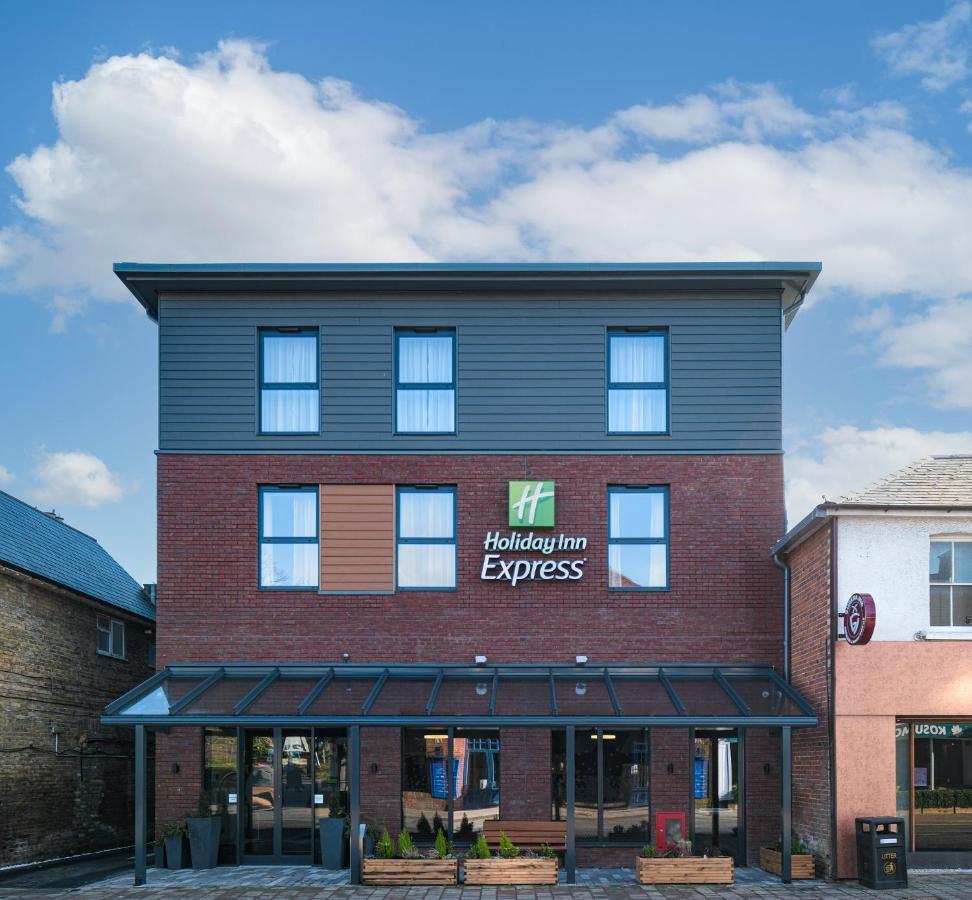 Holiday Inn Express - Fleet By Ihg Exterior photo